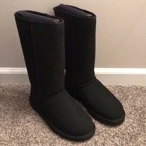 UGG’s Classic Tall, women.